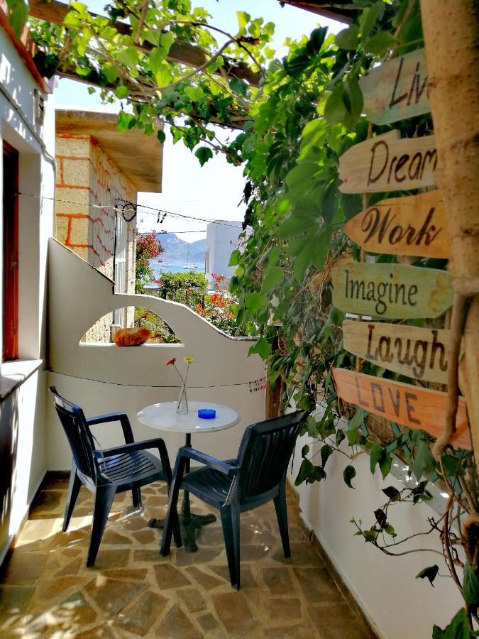 Medousa Adamantas  Buitenkant foto
